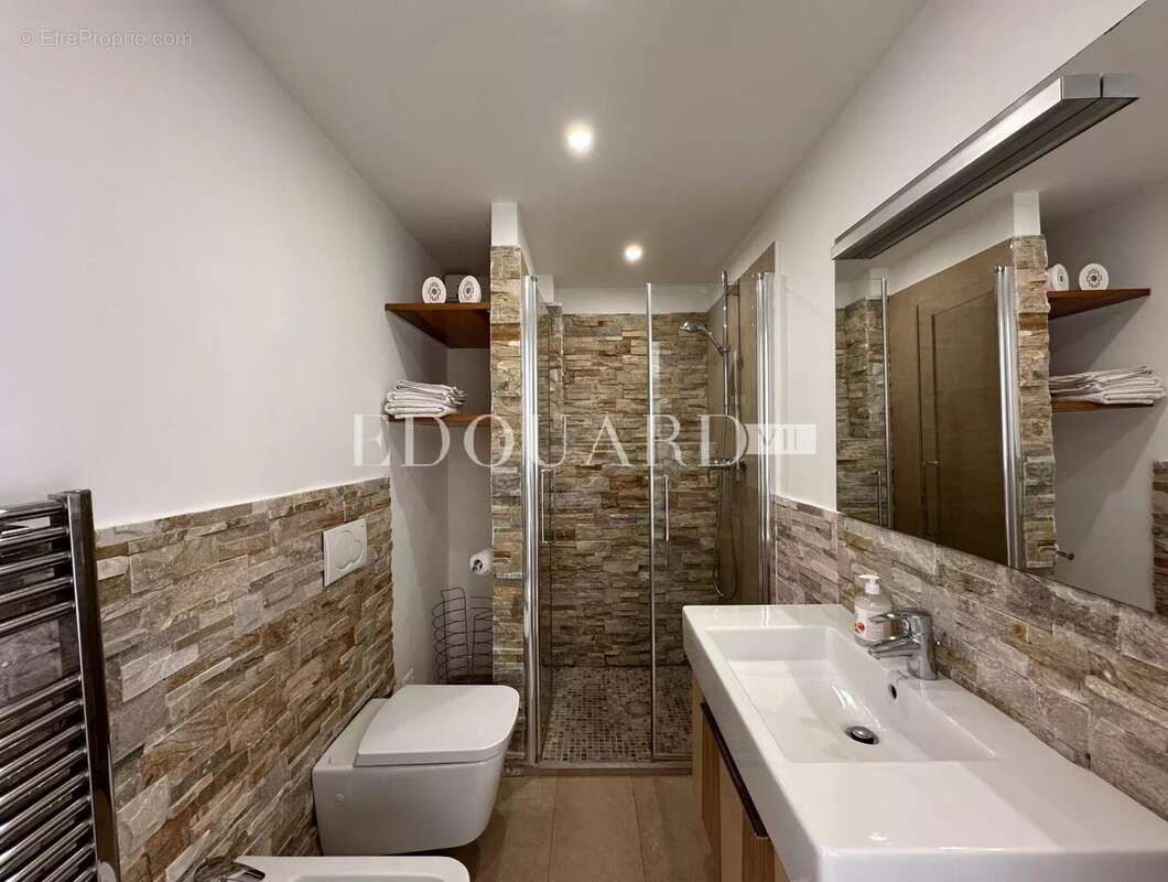 Appartement à ROQUEBRUNE-CAP-MARTIN