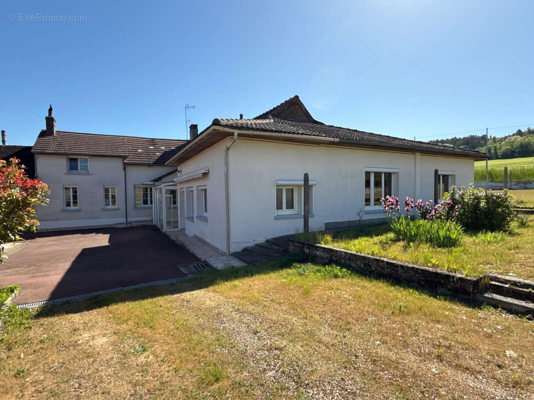 Maison à FLEURY-LA-VALLEE
