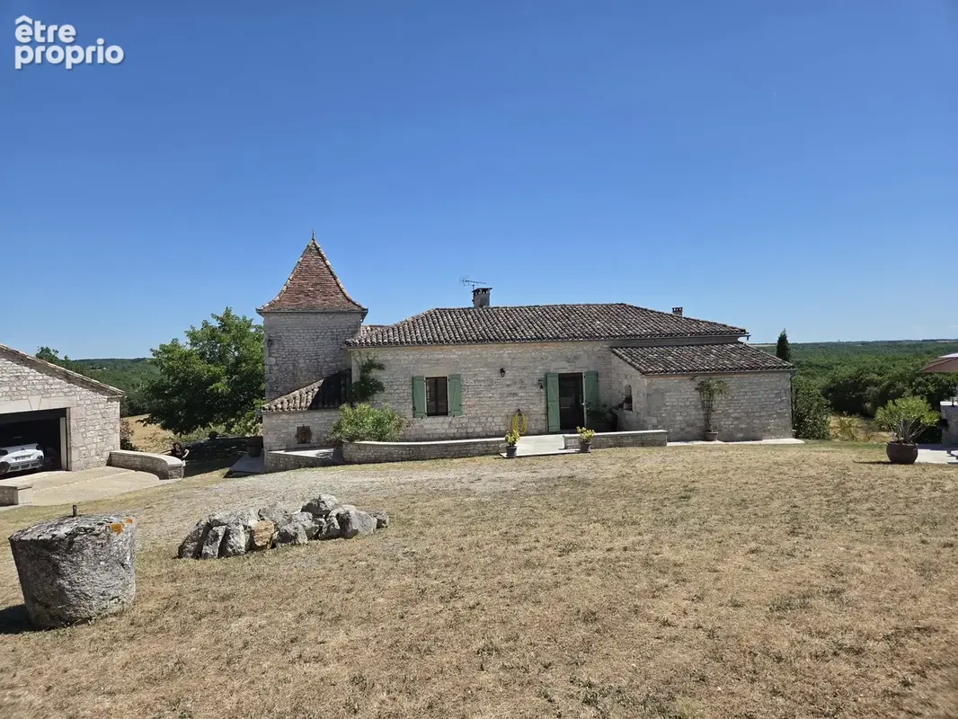 Très belle propriété à vendre dans le sud du Lot sur les hauteurs avec une superbe vue - photo 3