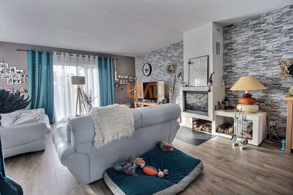 Maison à GEAY