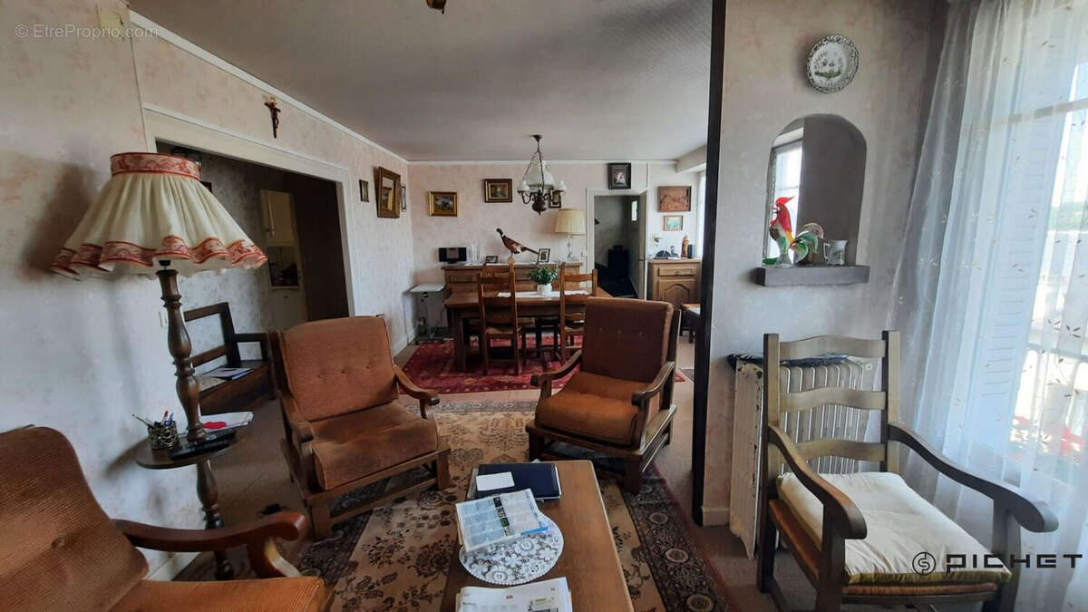 Maison à UZERCHE
