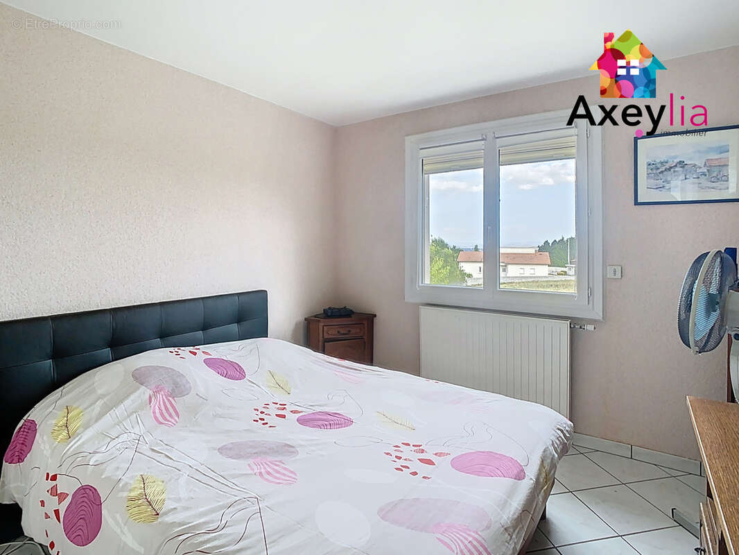 A vendre- saint-haon-le-vieux- maison familiale sur terrain de 3440 m2 avec piscine - photo 10