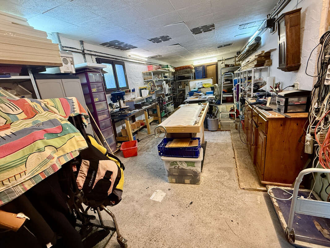 Au calme au fond d'une impasse, Maison familiale de 179 m2 avec grand garage 110m2 et terrain de 1 171 m2 - photo 21