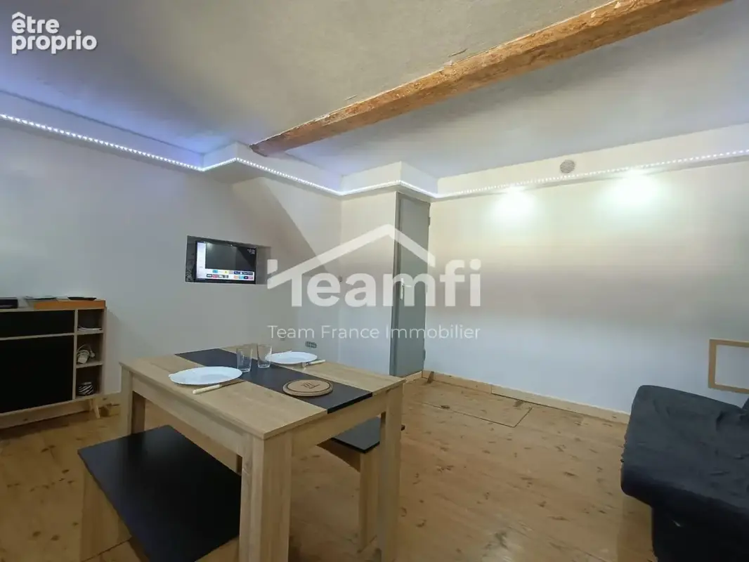 Appartement 56 m² à Thiers  - photo 8