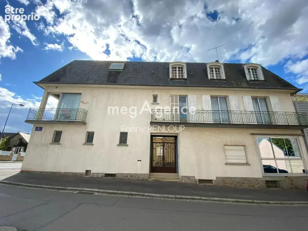 Maison 8 pièces 200 m² · à Saint-Hilaire-du-Harcouët · 200 m² · 137 000 €