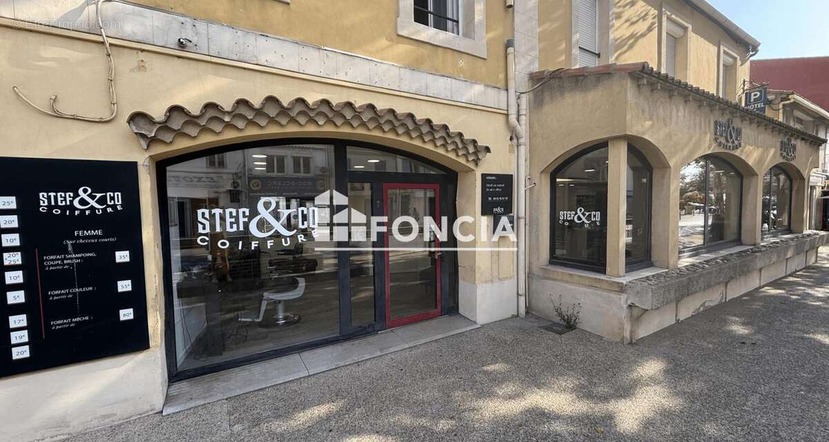 Martigues - Hôtel et coiffeur de 594 m² loué avec rendement attractif de 5,3% - photo 2