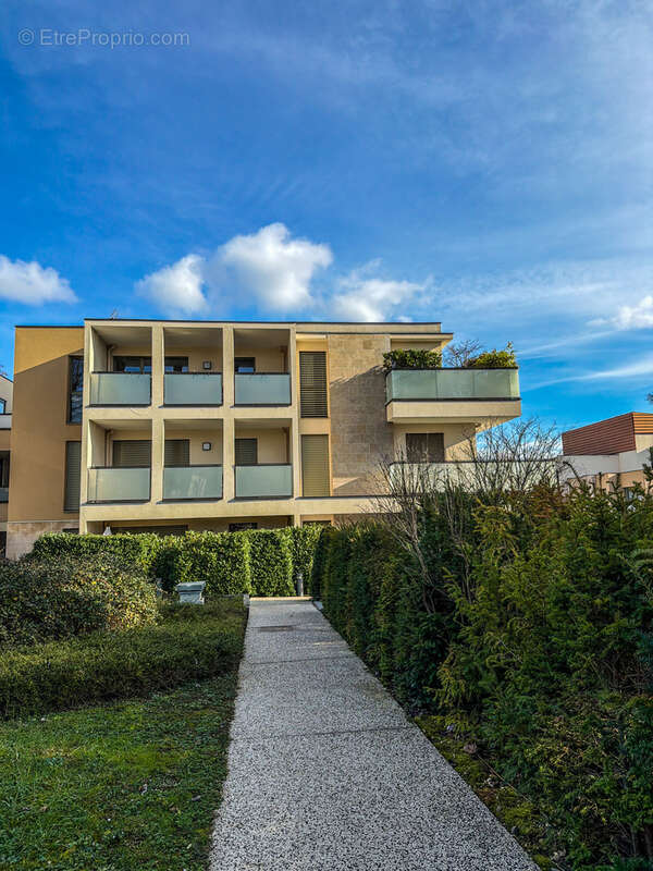 Appartement à SAINT-CYR-AU-MONT-D'OR