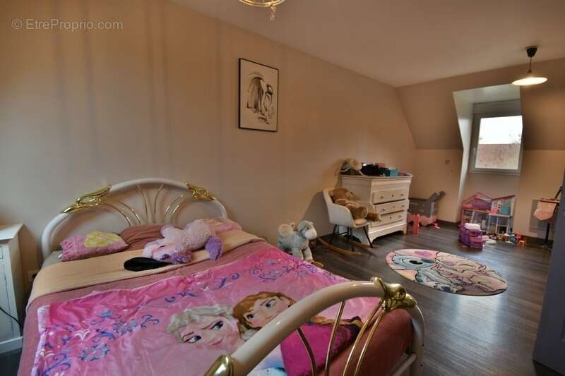 Maison à FONTAINE-LA-GUYON