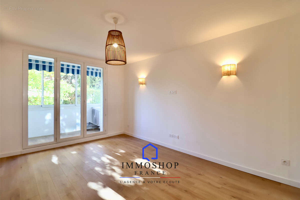 Appartement à MARSEILLE-8E