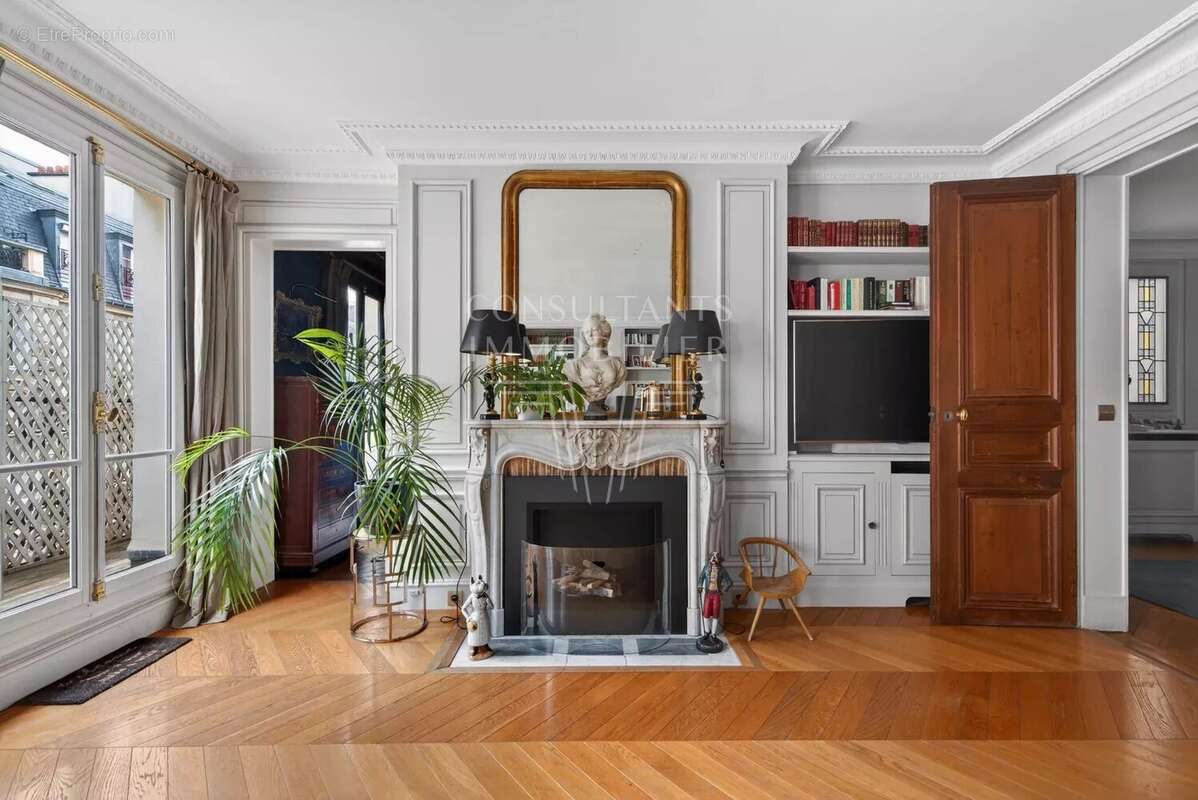 Appartement à PARIS-17E