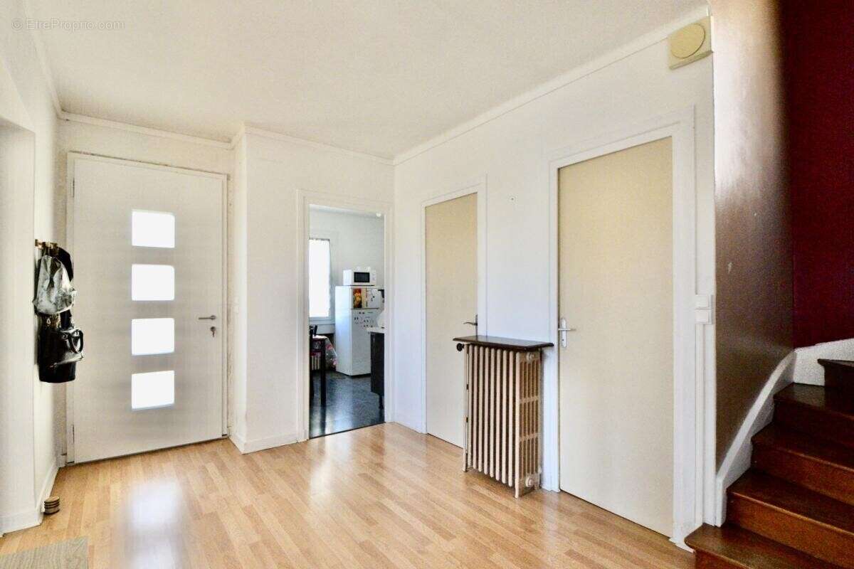 Maison à LA CLAYETTE