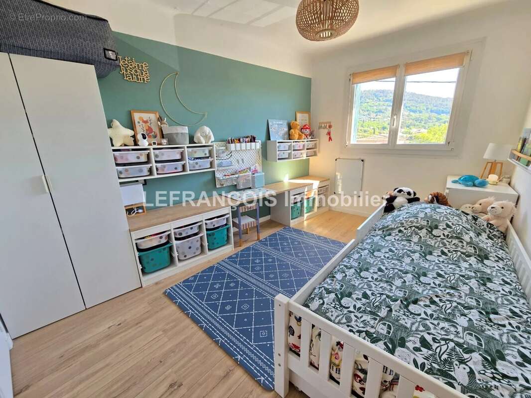 Appartement à PEYMEINADE