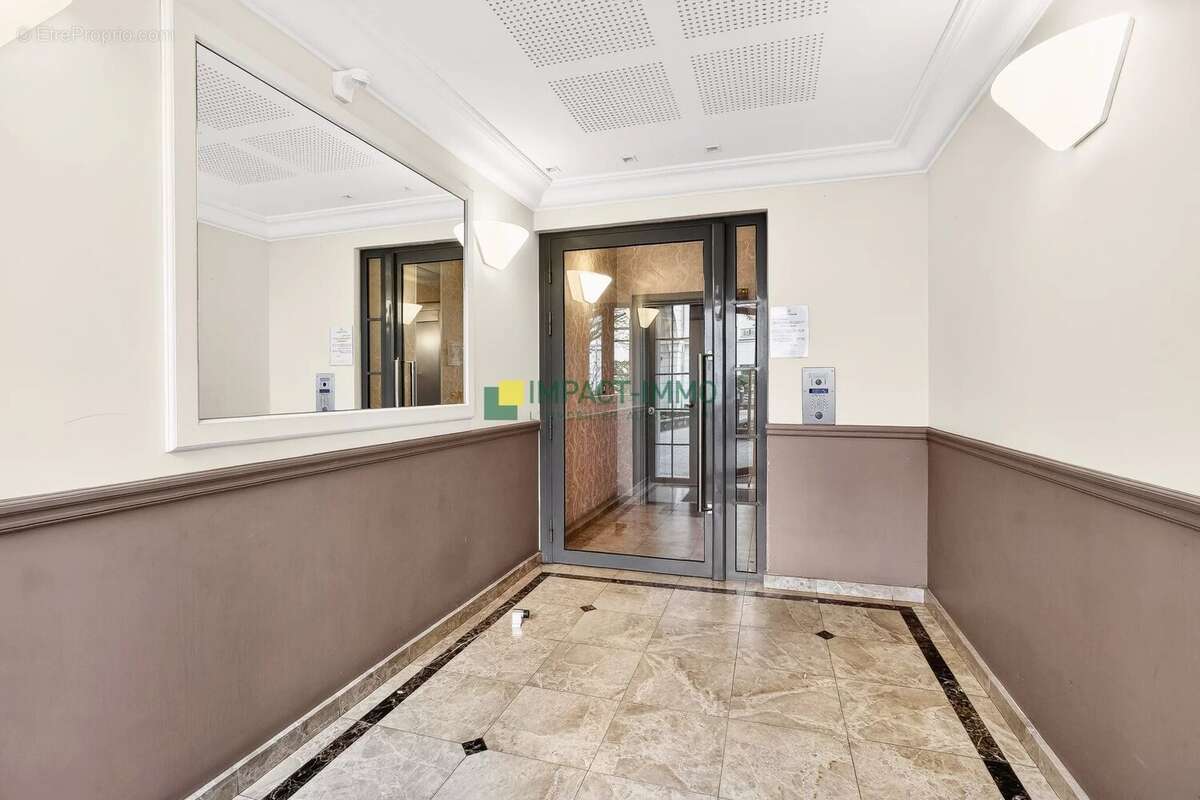 Appartement à LA GARENNE-COLOMBES