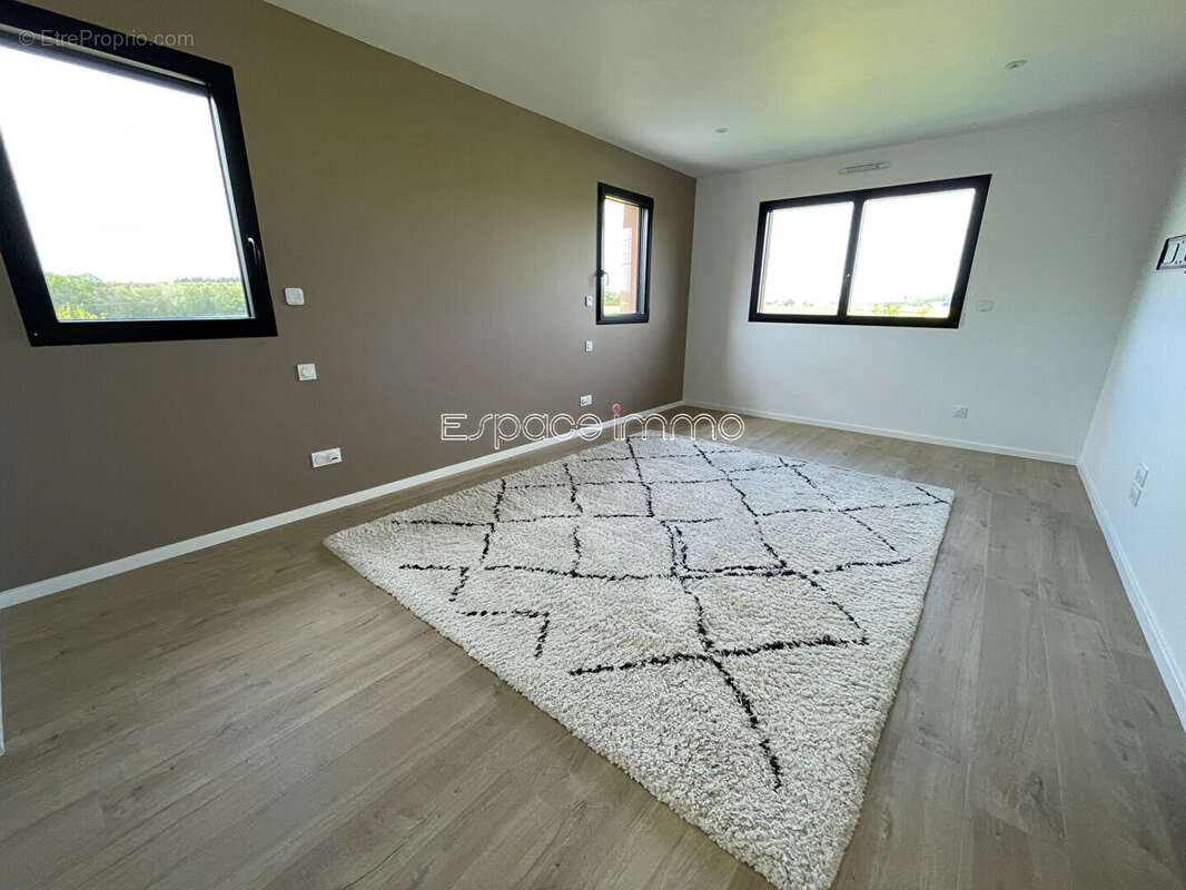 Maison à ISNEAUVILLE