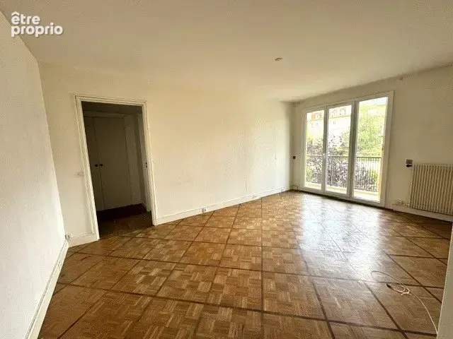 Appartement à SAINT-MAUR-DES-FOSSES