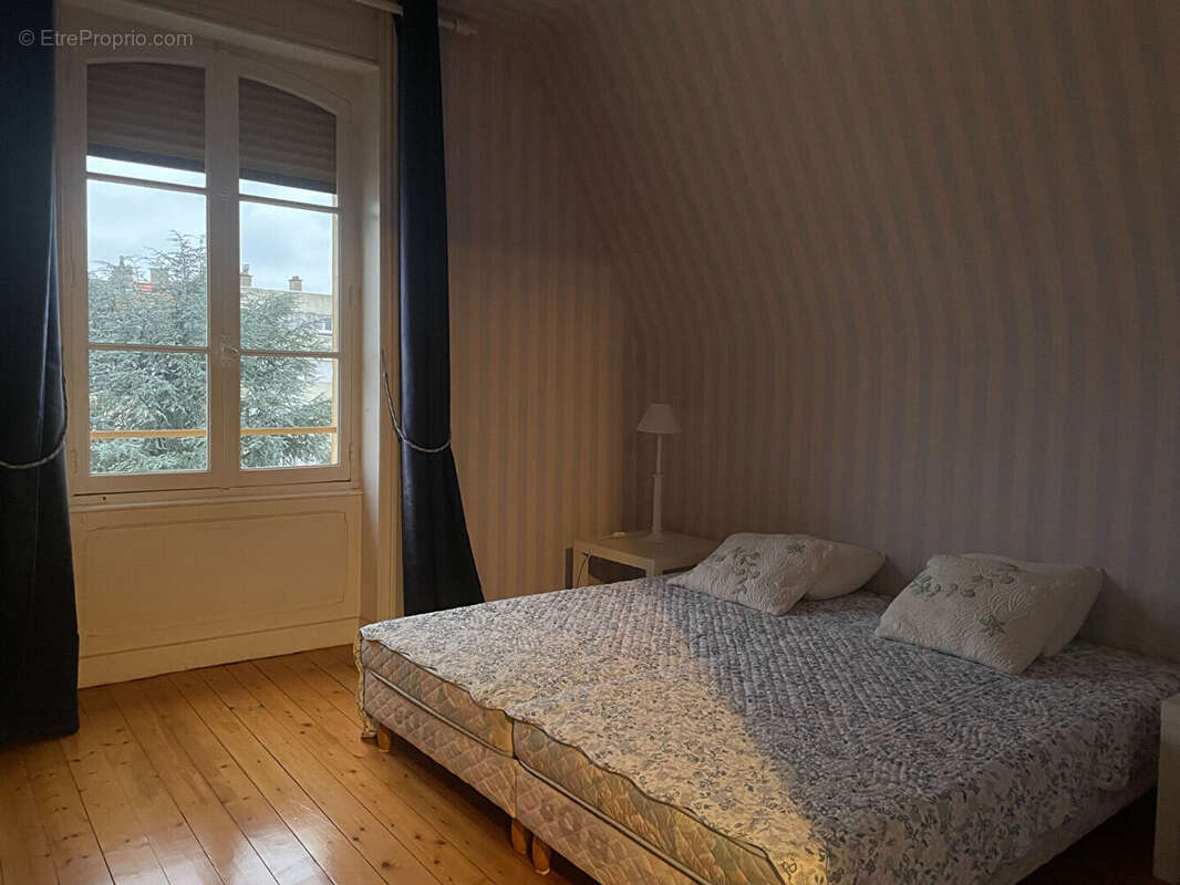 Maison à LE COTEAU