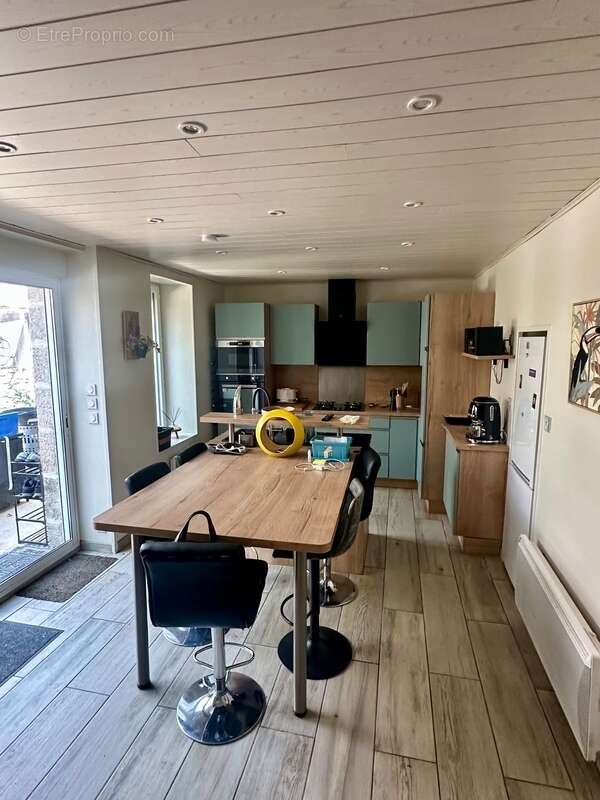 Maison à vendre 6 pièces SAINT LAURENT SUR SEVRE (85) - photo 2