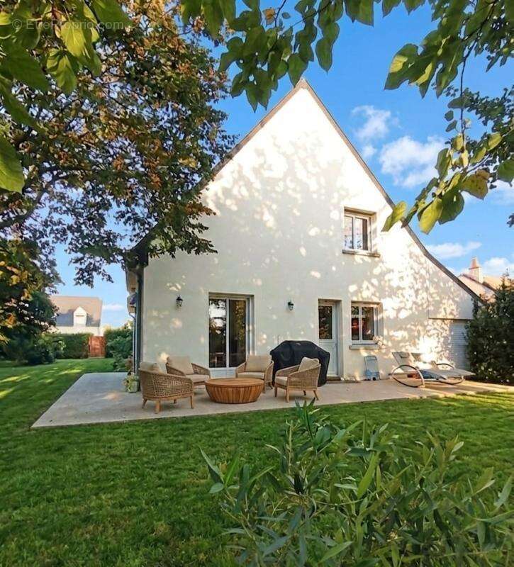 Maison à BEAUMONT-LA-RONCE