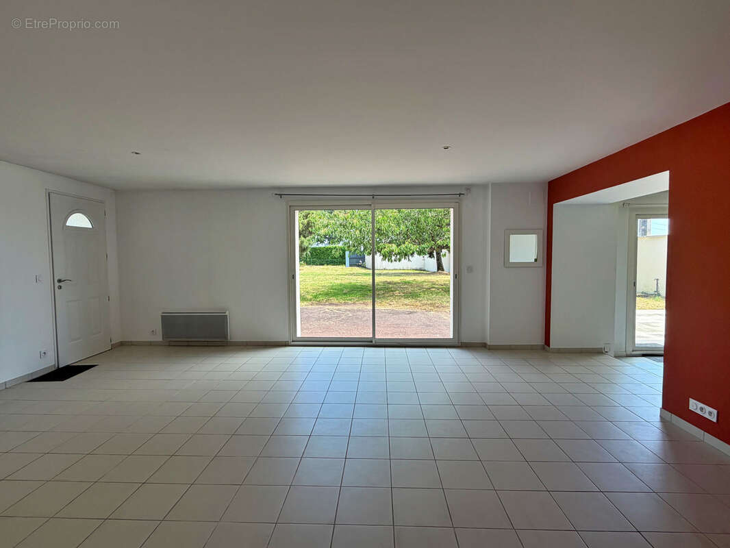 HAUT QUINSAC   Maison familiale 165 m2  4 chambres + bureau  Garage  Terrain 1 500 m2 - photo 7