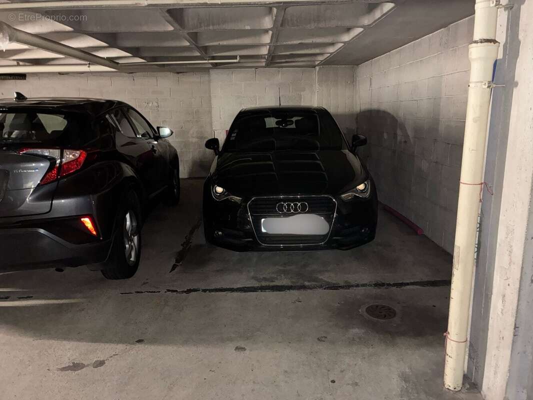 Parking à PARIS-11E