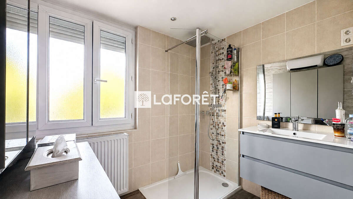 COULOGNE - Maison 3 chambres et bureau - 110m2 - Garage - photo 8
