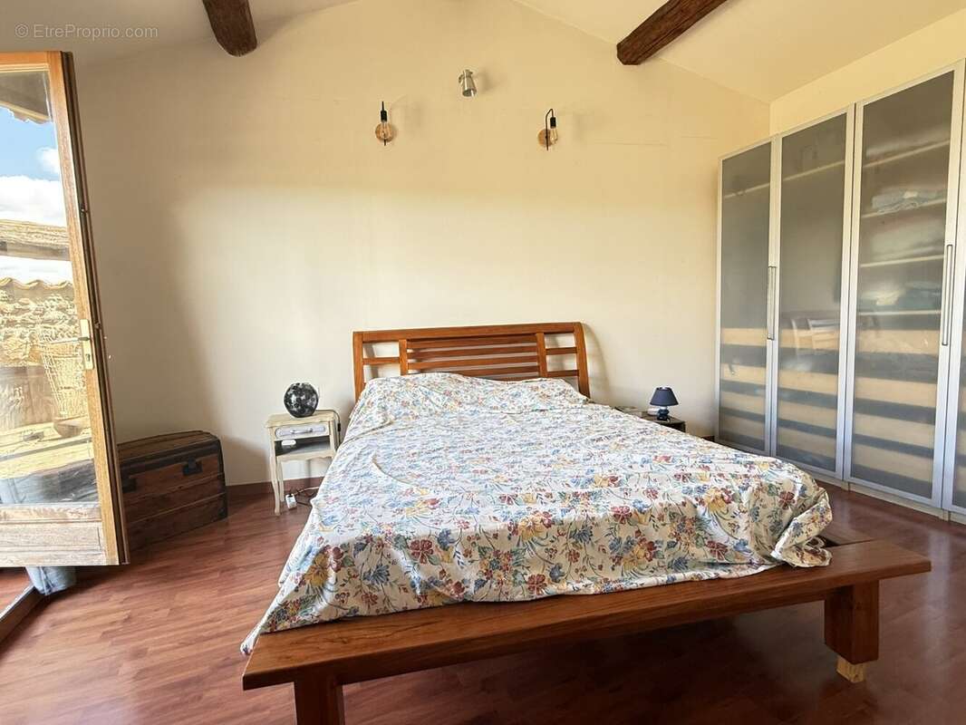 Maison à SAINT-THIBERY