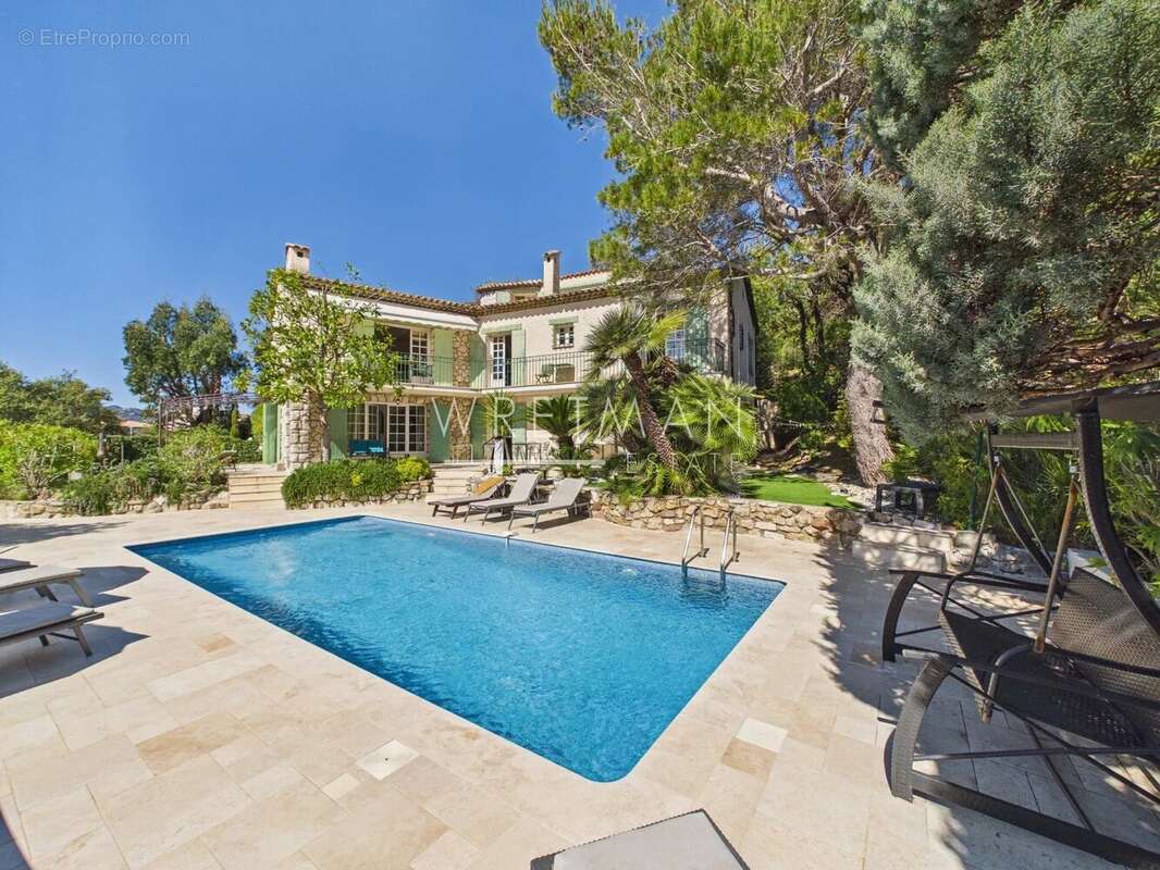 Maison à MANDELIEU-LA-NAPOULE