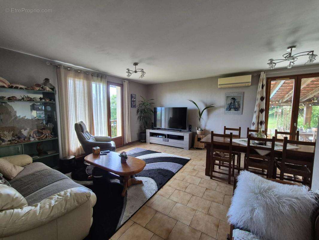 Maison à MONTAUT-LES-CRENEAUX