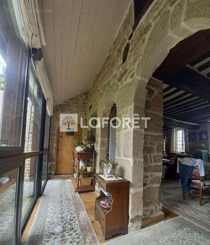 Manoir au coeur du centre ville - photo 3