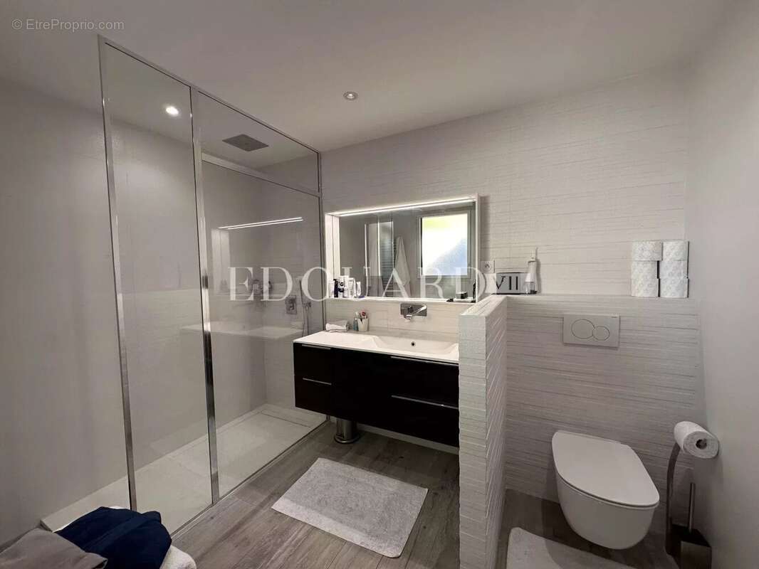 Appartement à ROQUEBRUNE-CAP-MARTIN