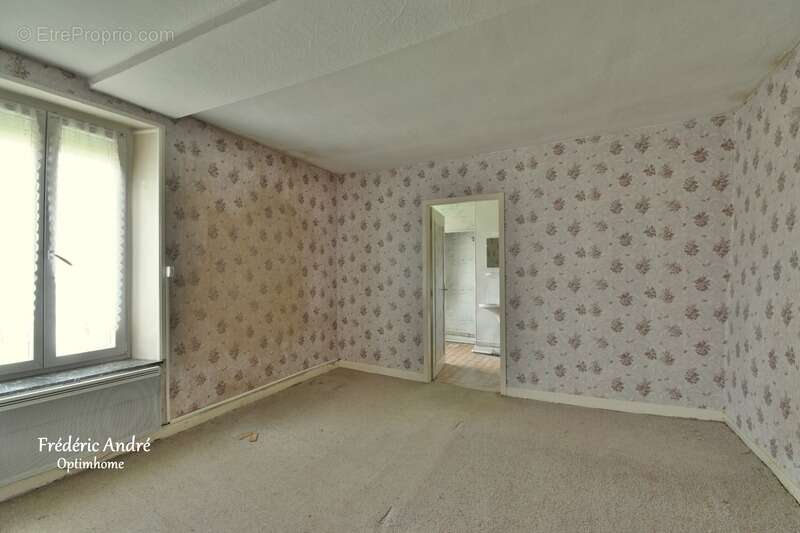 Maison à MOULINS-SAINT-HUBERT