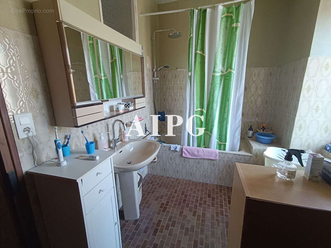 Mael-Carhaix, maison avec dépendances à vendre - photo 11