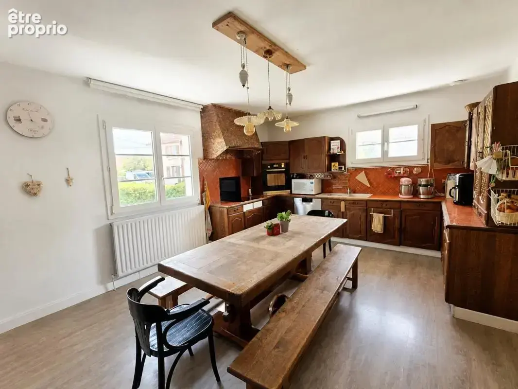 Maison de 11 pièces de 226 m² à Arpenans - photo 3