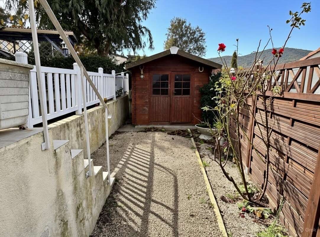 Maison à ROQUEBRUNE-SUR-ARGENS