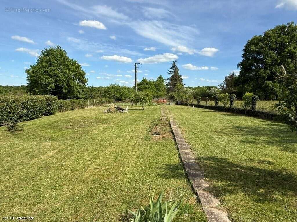 Maison à CHAMPAGNE-MOUTON