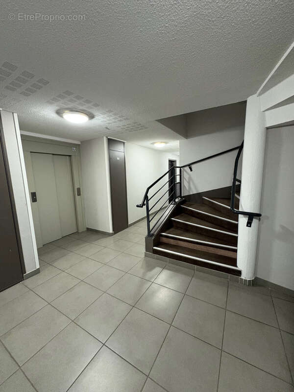 Appartement à FOLLAINVILLE-DENNEMONT