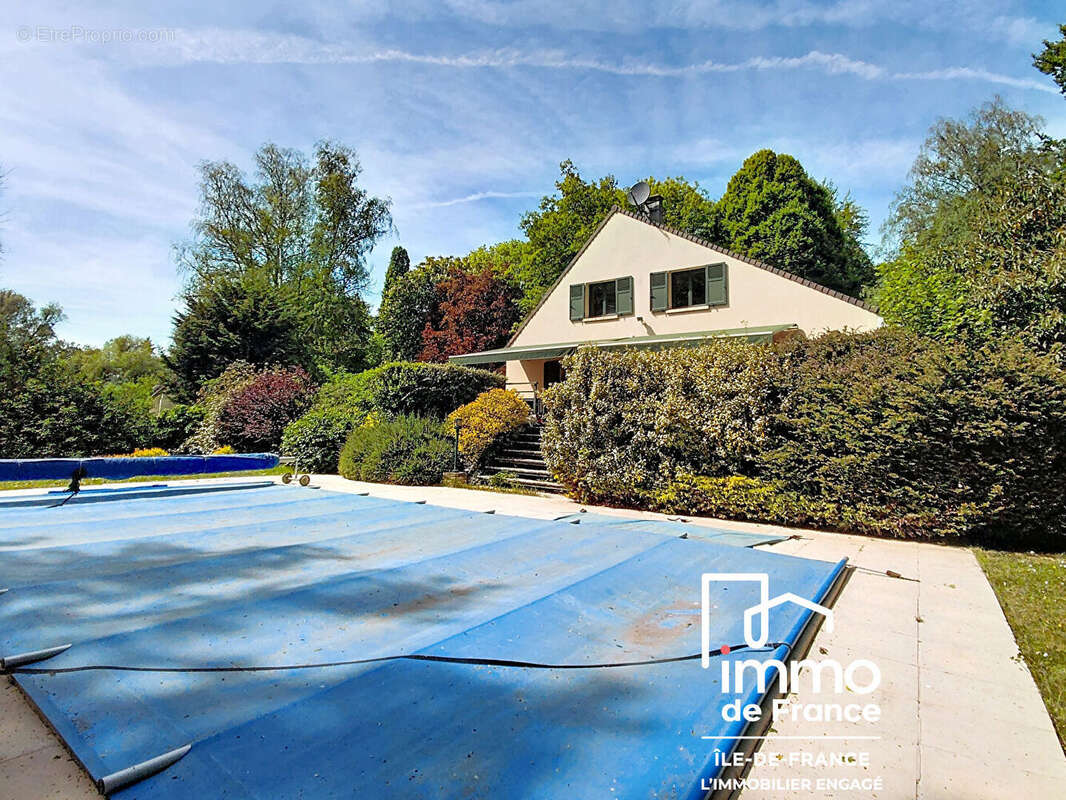 À 5 minutes de Chartres - Propriété familiale d'exception avec piscine chauffée et parc paysagé - photo 19