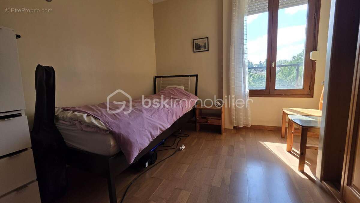 Maison à VARENNES-JARCY