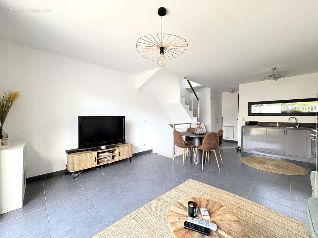 Jolie maison moderne et fonctionnelle - photo 5