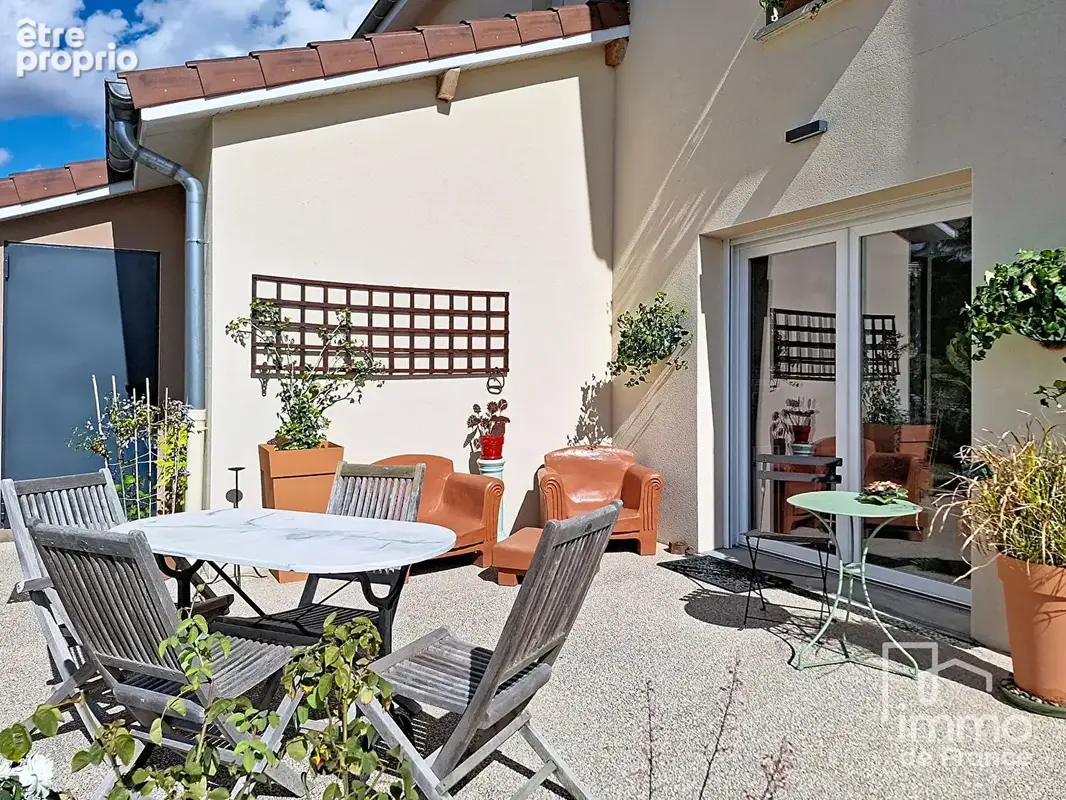 Maison récente 87 m² (2021) avec jardin aménagé, garage et vue dégagée - Polliat (01310) - photo 12