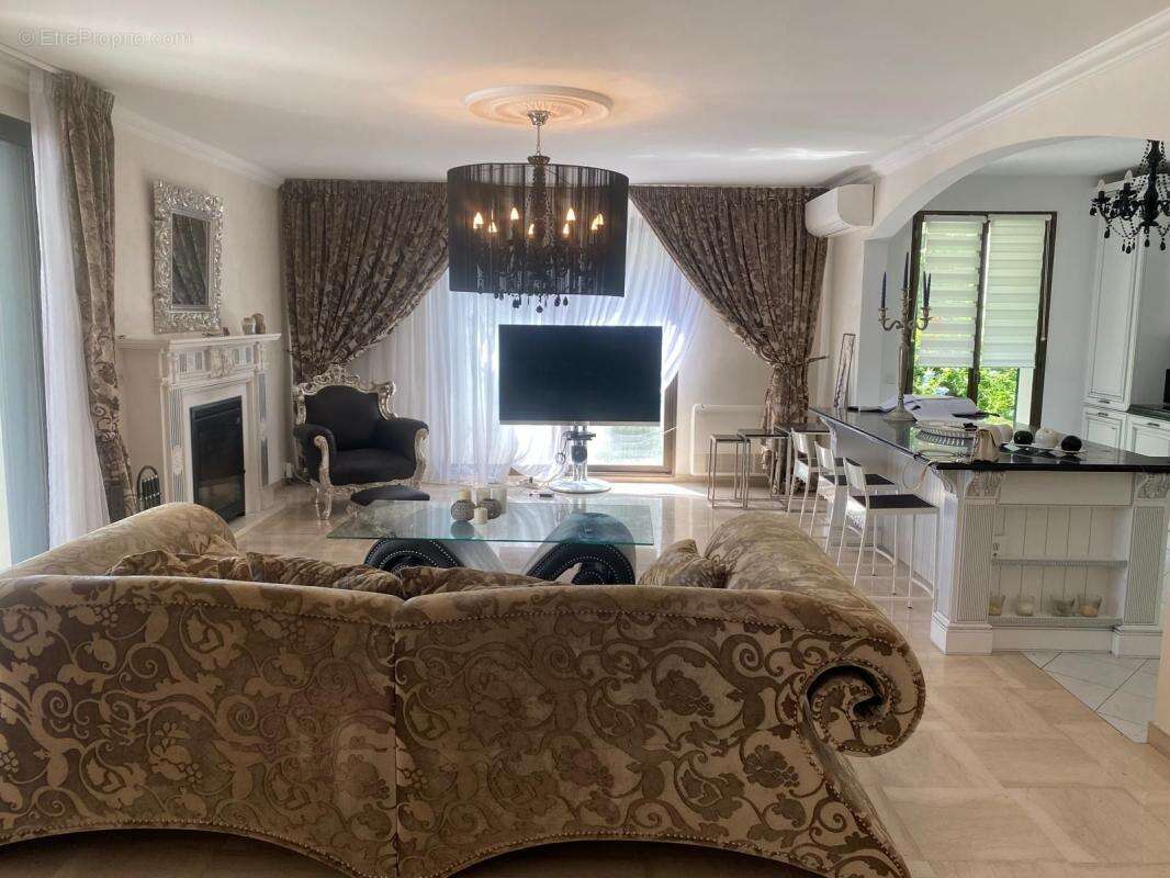 Maison à VILLENEUVE-LOUBET