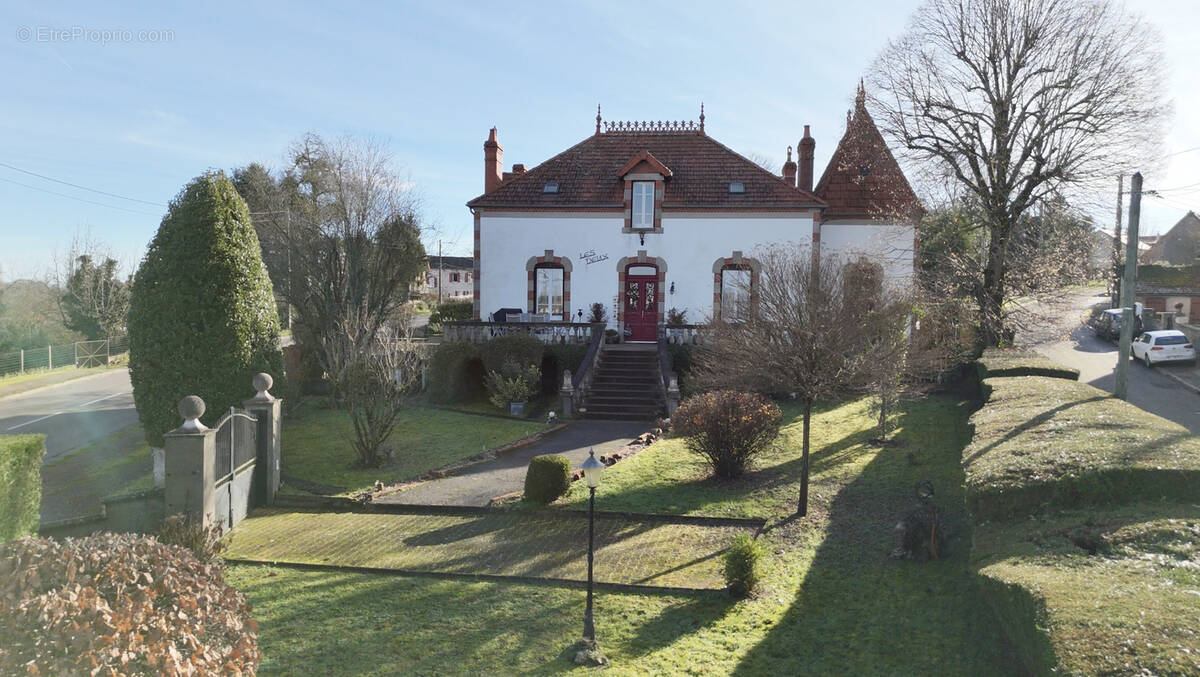 Maison à CERCY-LA-TOUR