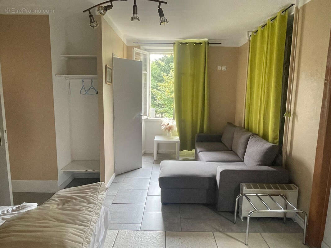 Commerce à LA BASTIDE-PUYLAURENT