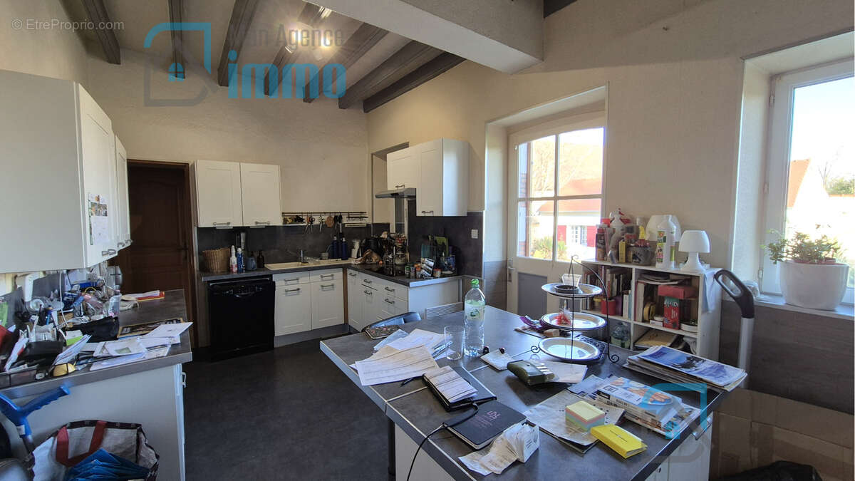 Maison à MEHUN-SUR-YEVRE