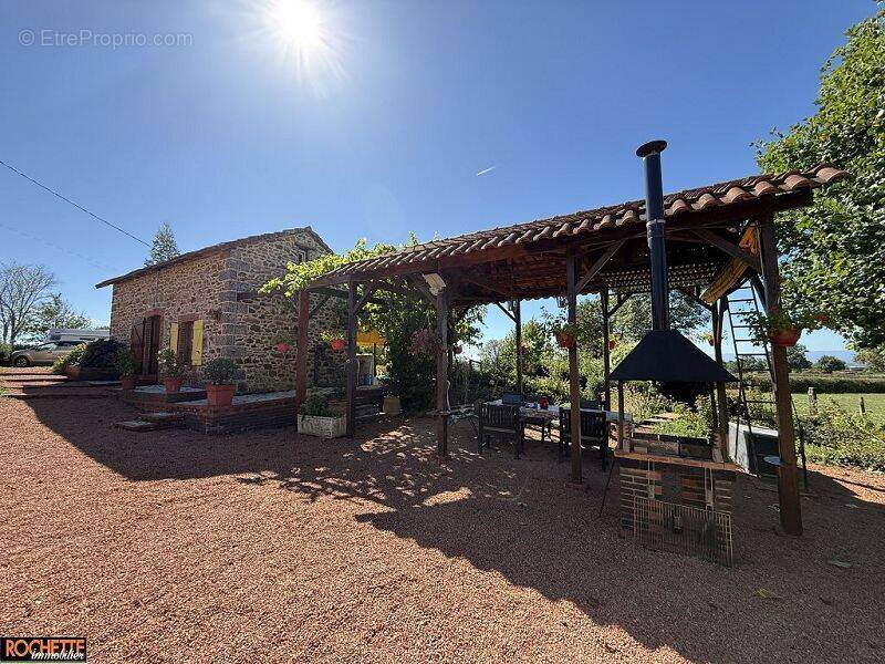 Maison à SAINT-MARCEL-DE-FELINES