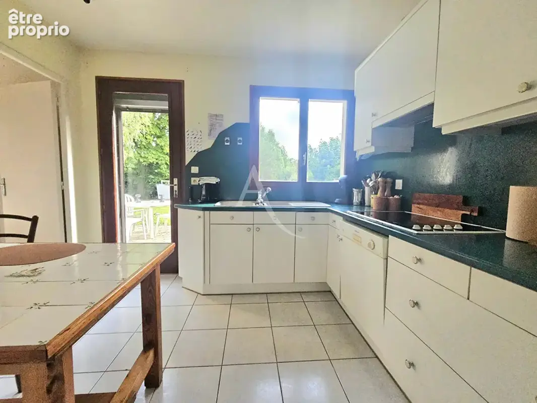 Maison Rue 4 chambres 140 m² - photo 5