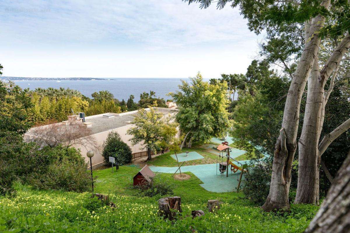 Appartement à VALLAURIS