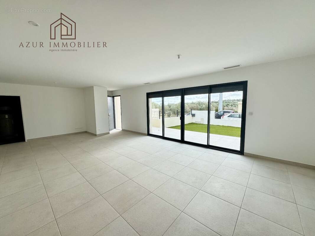 Maison à NISSAN-LEZ-ENSERUNE