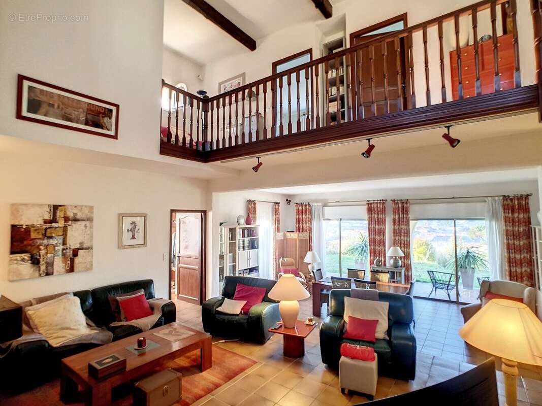 Maison à SAINT-CHINIAN