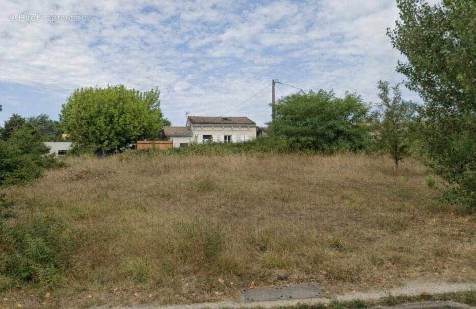 Terrain à MARTIGNAS-SUR-JALLE